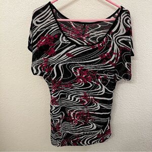 Banabee Short Sleeve Scoop Neck Top